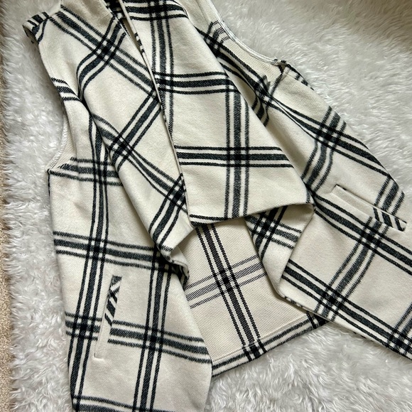 THE IMPECCABLE PIG SLEEVELESS BLACK AND WHITE WRAP  S - Picture 14 of 16